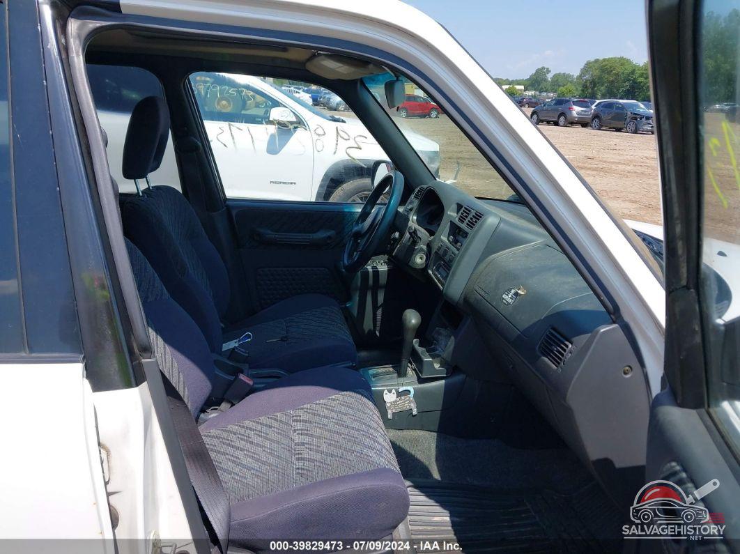JT3GP10V4Y0045213 2000 TOYOTA RAV4 photo no. 5