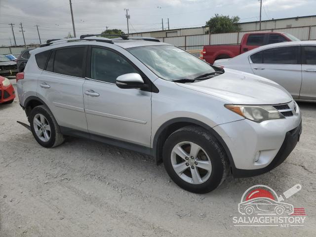 2T3RFREV9EW157558 2014 TOYOTA RAV4 photo no. 4