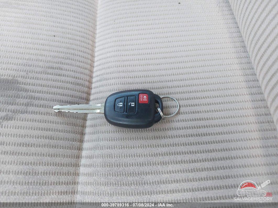 2T3RFREVXEW218738 2014 TOYOTA RAV4 photo no. 11