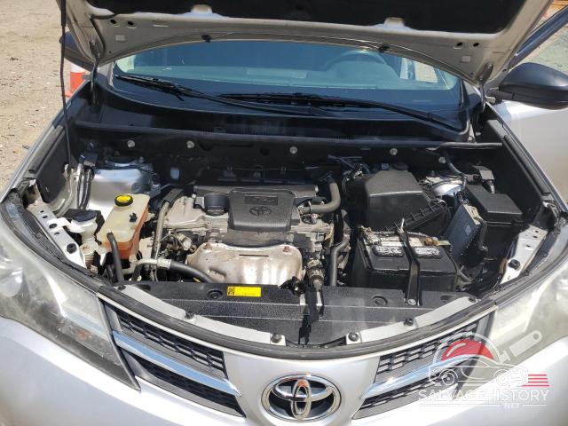 2T3BFREV4FW239085 2015 TOYOTA RAV4 photo no. 12