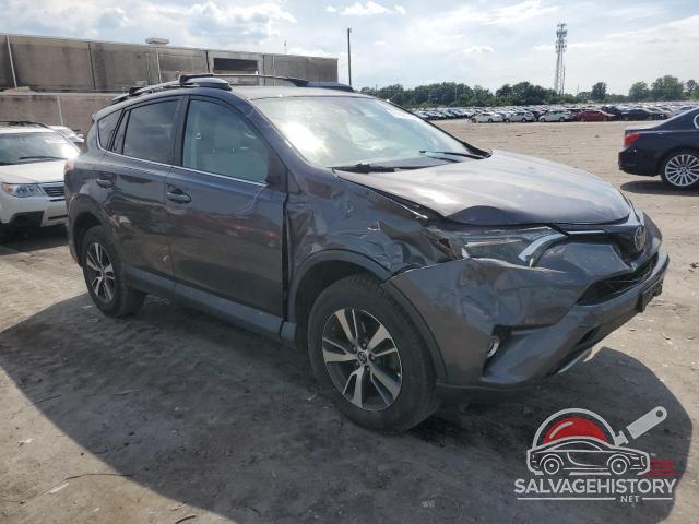 2T3RFREVXHW678390 2017 TOYOTA RAV4 photo no. 4