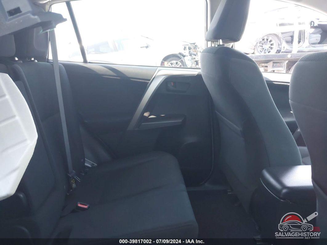 JTMZFREV1JJ748041 2018 TOYOTA RAV4 photo no. 6