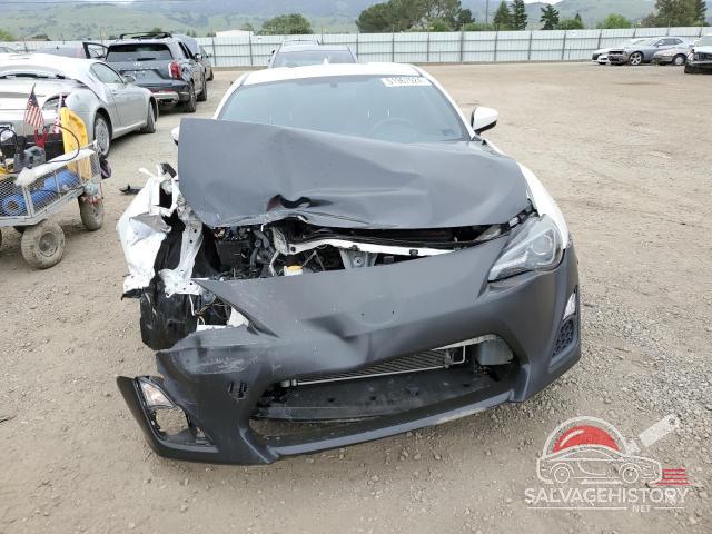 JF1ZNAA14F8703705 2015 TOYOTA SCION photo no. 5