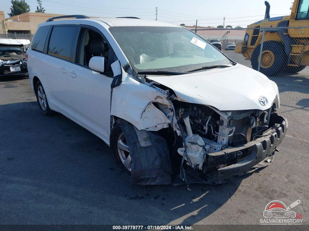 5TDKK3DC4FS624995 2015 TOYOTA SIENNA photo no. 13