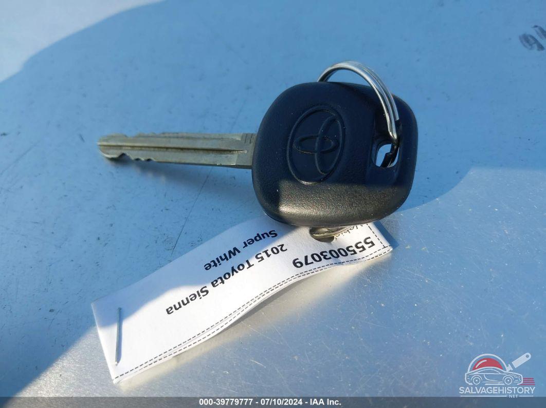 5TDKK3DC4FS624995 2015 TOYOTA SIENNA photo no. 11