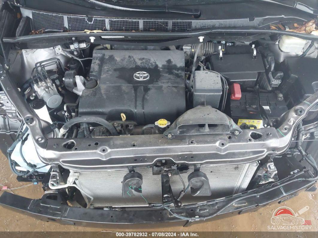 5TDYK3DC8GS751051 2016 TOYOTA SIENNA photo no. 10