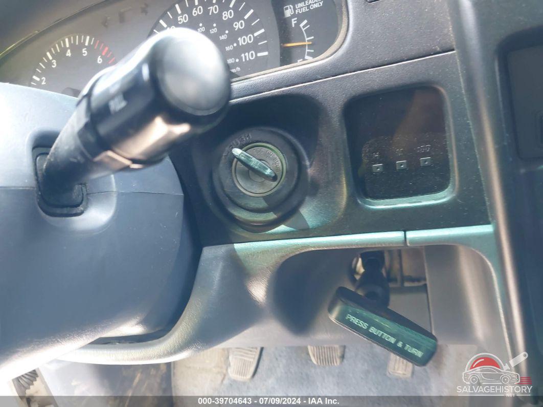 4TAWN72N2YZ589326 2000 TOYOTA TACOMA photo no. 11
