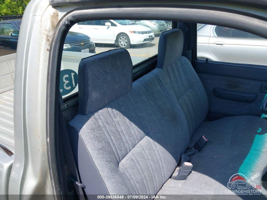 5TENL42N2YZ690603 2000 TOYOTA TACOMA photo no. 8