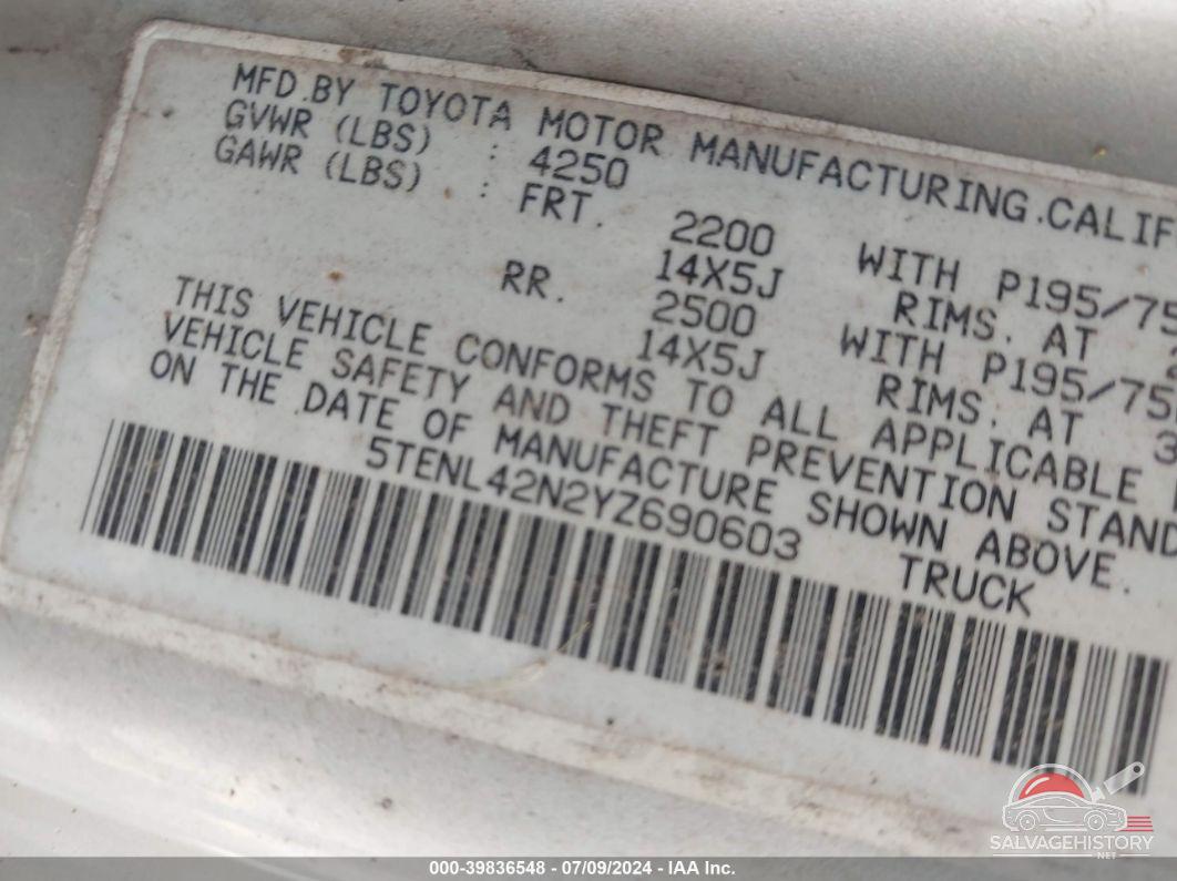 5TENL42N2YZ690603 2000 TOYOTA TACOMA photo no. 9