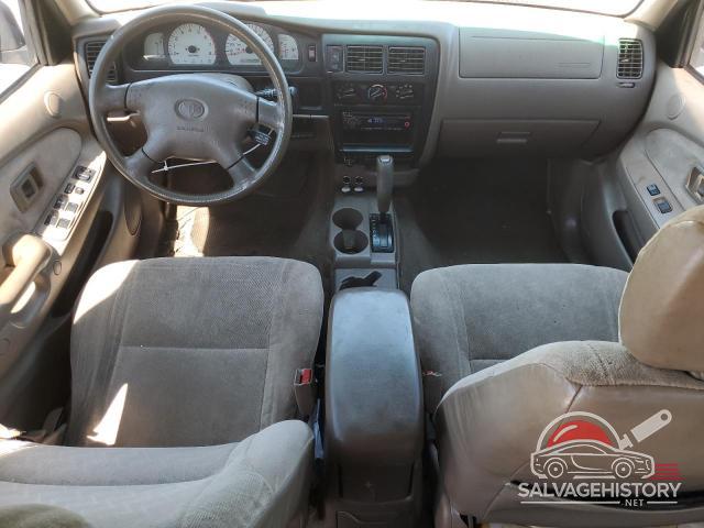 5TEGN92N02Z004422 2002 TOYOTA TACOMA photo no. 8