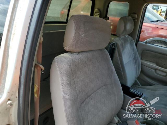 5TEWN72N82Z041086 2002 TOYOTA TACOMA photo no. 10