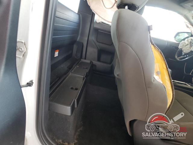 5TFRX5GN0HX081375 2017 TOYOTA TACOMA photo no. 10