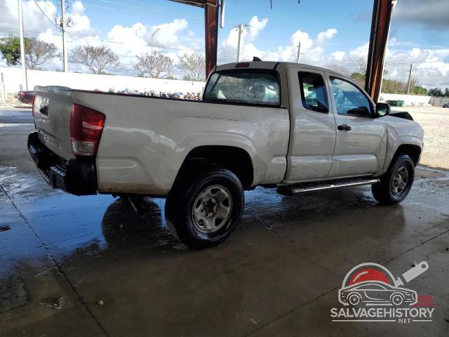 5TFRX5GN0HX081375 2017 TOYOTA TACOMA photo no. 3