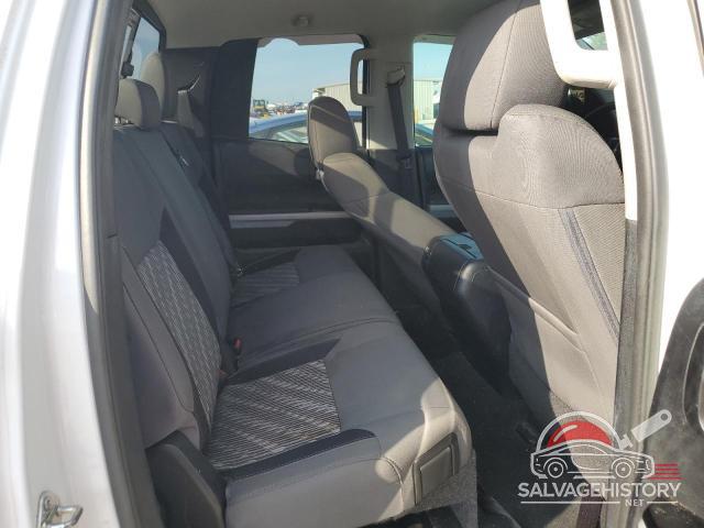5TFUW5F12JX688900 2018 TOYOTA TUNDRA photo no. 10