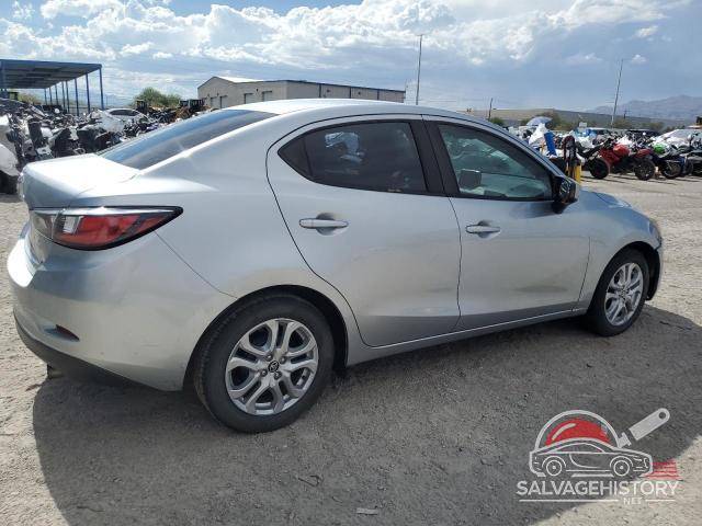 3MYDLBYV0HY173265 2017 TOYOTA YARIS photo no. 3