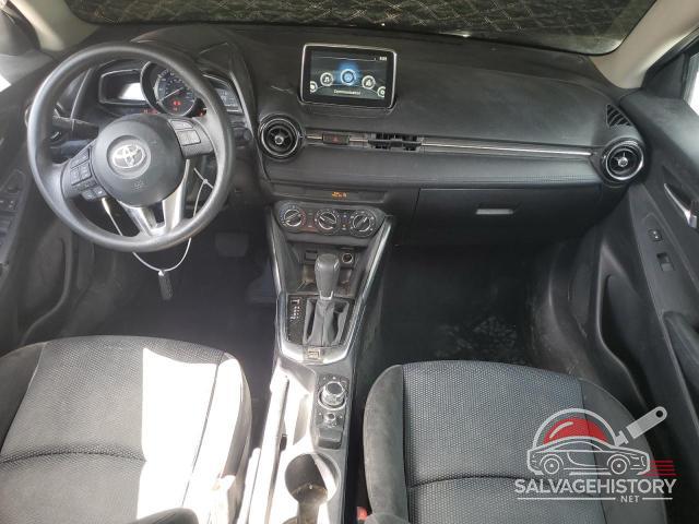 3MYDLBYV0HY173265 2017 TOYOTA YARIS photo no. 8