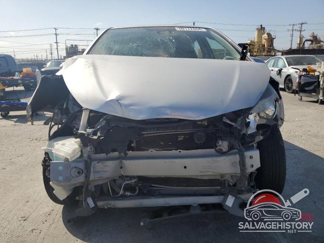 VNKKTUD33HA082329 2017 TOYOTA YARIS photo no. 5