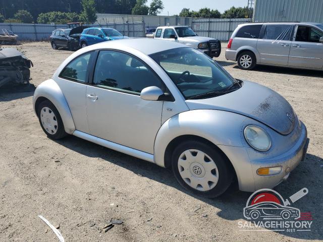 3VWCP21C91M439609 2001 VOLKSWAGEN BEETLE photo no. 4