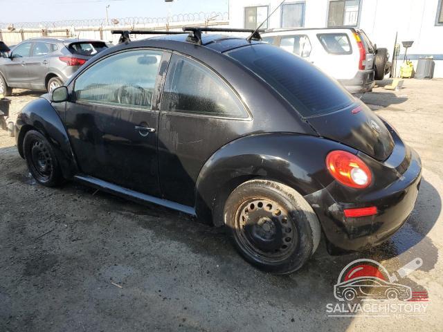 3VWPW3AGXAM007608 2010 VOLKSWAGEN BEETLE photo no. 2