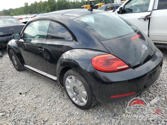 3VWJX7ATXDM602065 2013 VOLKSWAGEN BEETLE photo no. 2