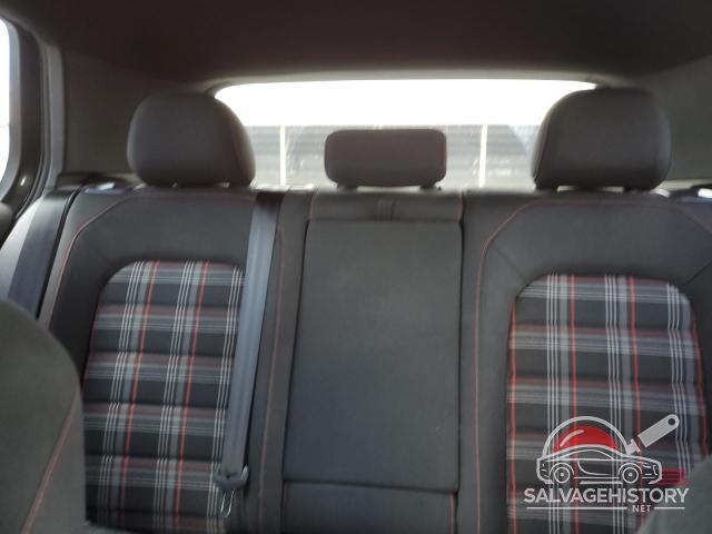 3VW4T7AU8HM014933 2017 VOLKSWAGEN GTI photo no. 10