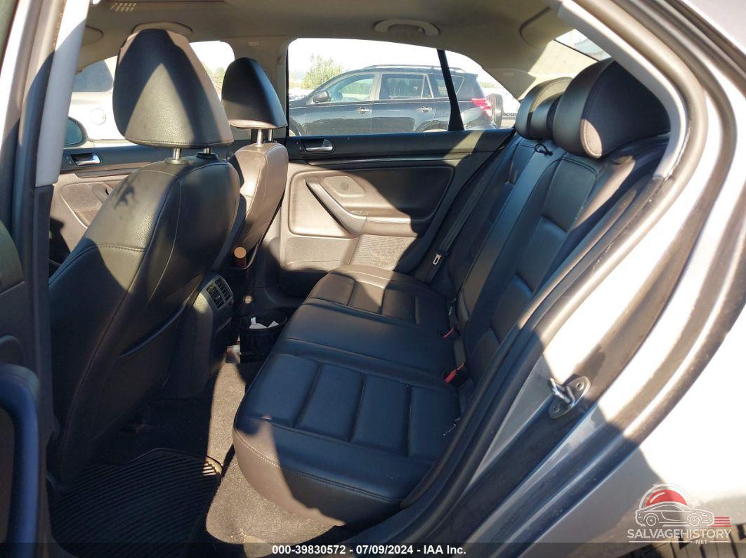 3VWRL7AJ1AM048567 2010 VOLKSWAGEN JETTA photo no. 8