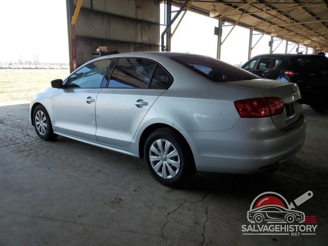 3VW1K7AJ8BM374514 2011 VOLKSWAGEN JETTA photo no. 2