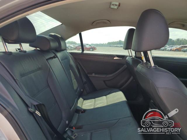 3VWDX7AJ3BM338633 2011 VOLKSWAGEN JETTA photo no. 10