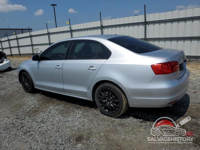 3VWDX7AJ3BM338633 2011 VOLKSWAGEN JETTA photo no. 2