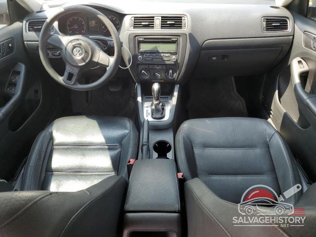 3VWDX7AJ3BM338633 2011 VOLKSWAGEN JETTA photo no. 8