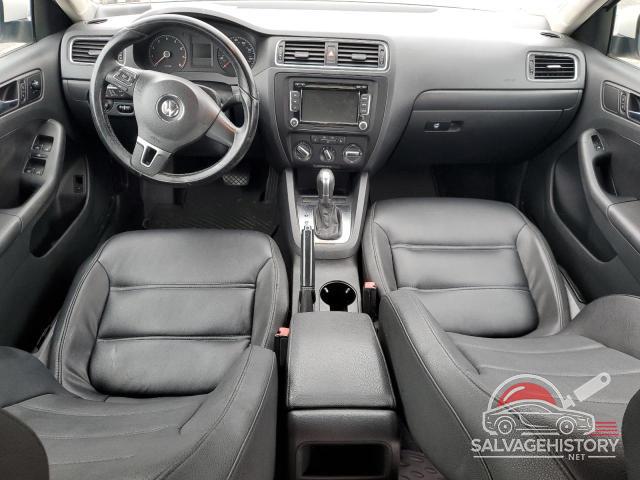 3VWDX7AJ6BM335354 2011 VOLKSWAGEN JETTA photo no. 8