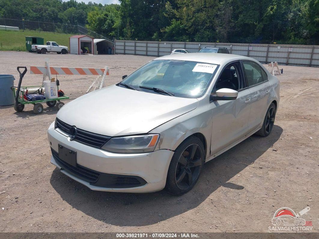 3VWDZ7AJ7BM367773 2011 VOLKSWAGEN JETTA photo no. 2