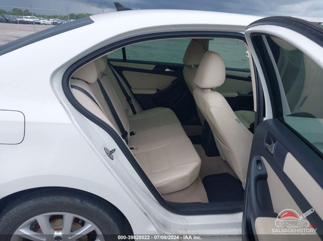 3VWBP7AJ0CM318039 2012 VOLKSWAGEN JETTA photo no. 8