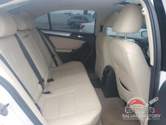3VWLL7AJXCM360461 2012 VOLKSWAGEN JETTA photo no. 10