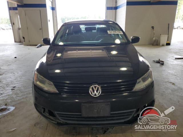 3VW2K7AJ0DM304612 2013 VOLKSWAGEN JETTA photo no. 5