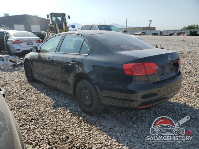 3VW2K7AJ4DM377885 2013 VOLKSWAGEN JETTA photo no. 2