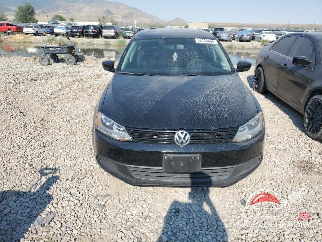 3VW2K7AJ4DM377885 2013 VOLKSWAGEN JETTA photo no. 5