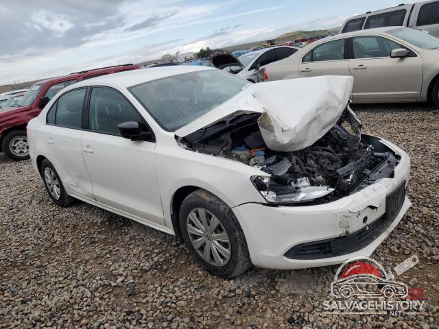 3VW2K7AJ7DM398262 2013 VOLKSWAGEN JETTA photo no. 4