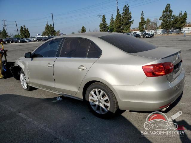 3VWDP7AJ5DM218500 2013 VOLKSWAGEN JETTA photo no. 2