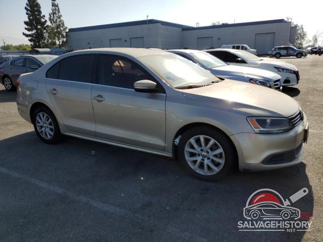 3VWDP7AJ5DM218500 2013 VOLKSWAGEN JETTA photo no. 4