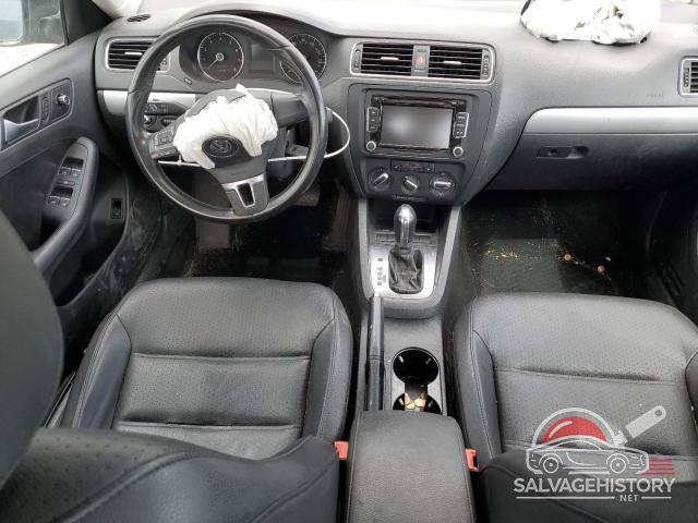 3VWDP7AJ8DM251281 2013 VOLKSWAGEN JETTA photo no. 8