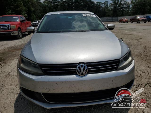 3VWDX7AJ5DM365237 2013 VOLKSWAGEN JETTA photo no. 5