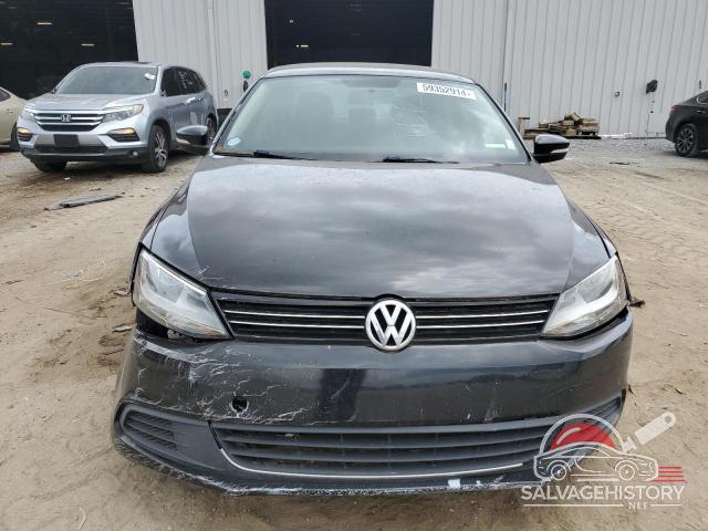 3VWDX7AJ8DM437838 2013 VOLKSWAGEN JETTA photo no. 5