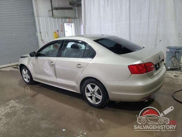 3VW1K7AJ5EM302027 2014 VOLKSWAGEN JETTA photo no. 2