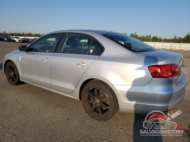 3VW2K7AJ1EM322604 2014 VOLKSWAGEN JETTA photo no. 2