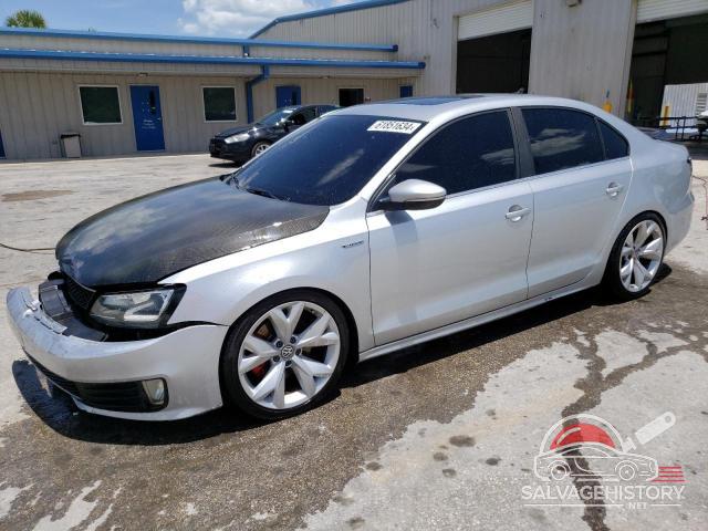3VW4S7AJ8EM298889 2014 VOLKSWAGEN JETTA photo no. 4