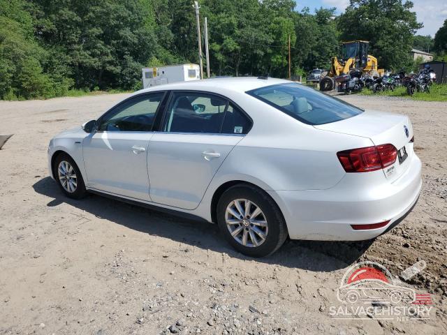 3VW637AJ4EM332042 2014 VOLKSWAGEN JETTA photo no. 2