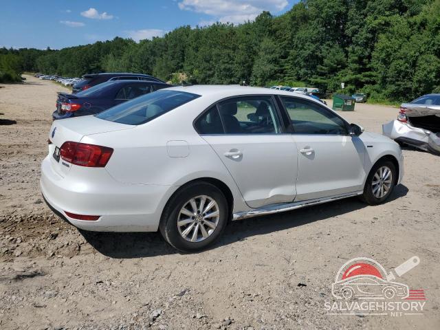 3VW637AJ4EM332042 2014 VOLKSWAGEN JETTA photo no. 3
