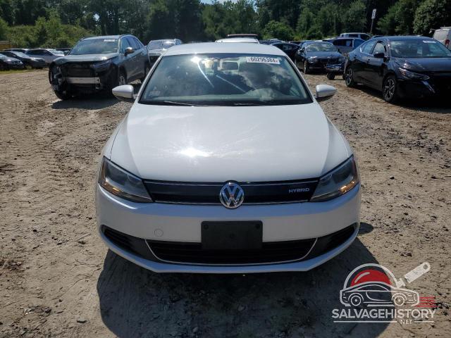 3VW637AJ4EM332042 2014 VOLKSWAGEN JETTA photo no. 5