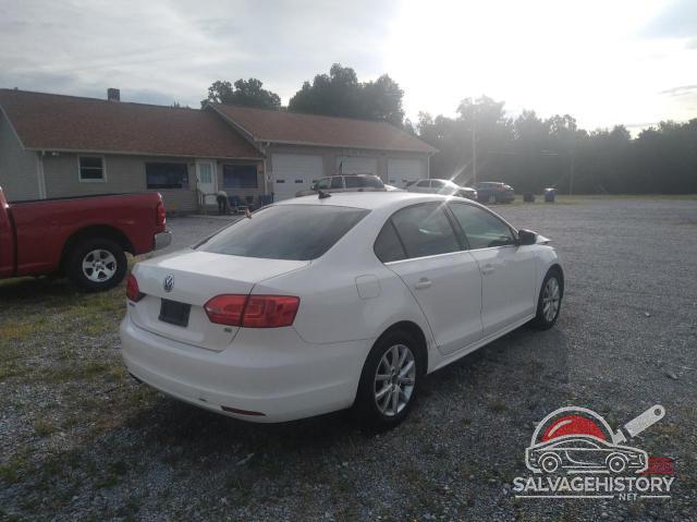 3VWD07AJ3EM380096 2014 VOLKSWAGEN JETTA photo no. 4